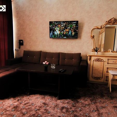 Hotel Buston Chkalovsk Buitenkant foto