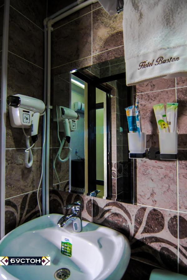 Hotel Buston Chkalovsk Buitenkant foto