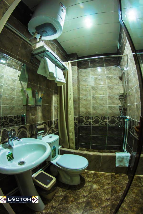 Hotel Buston Chkalovsk Buitenkant foto
